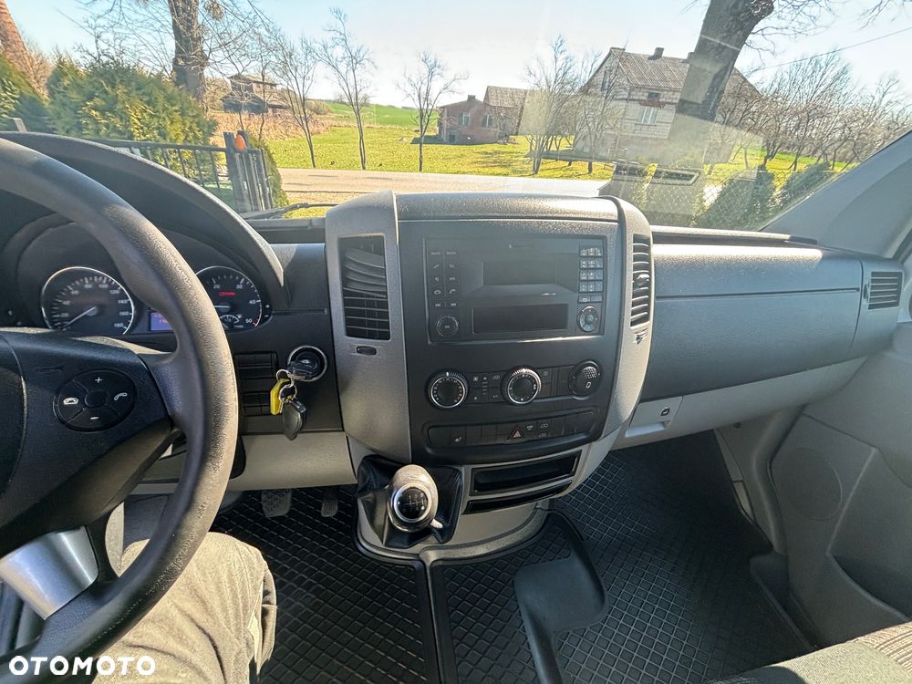 Mercedes-Benz Sprinter - 14