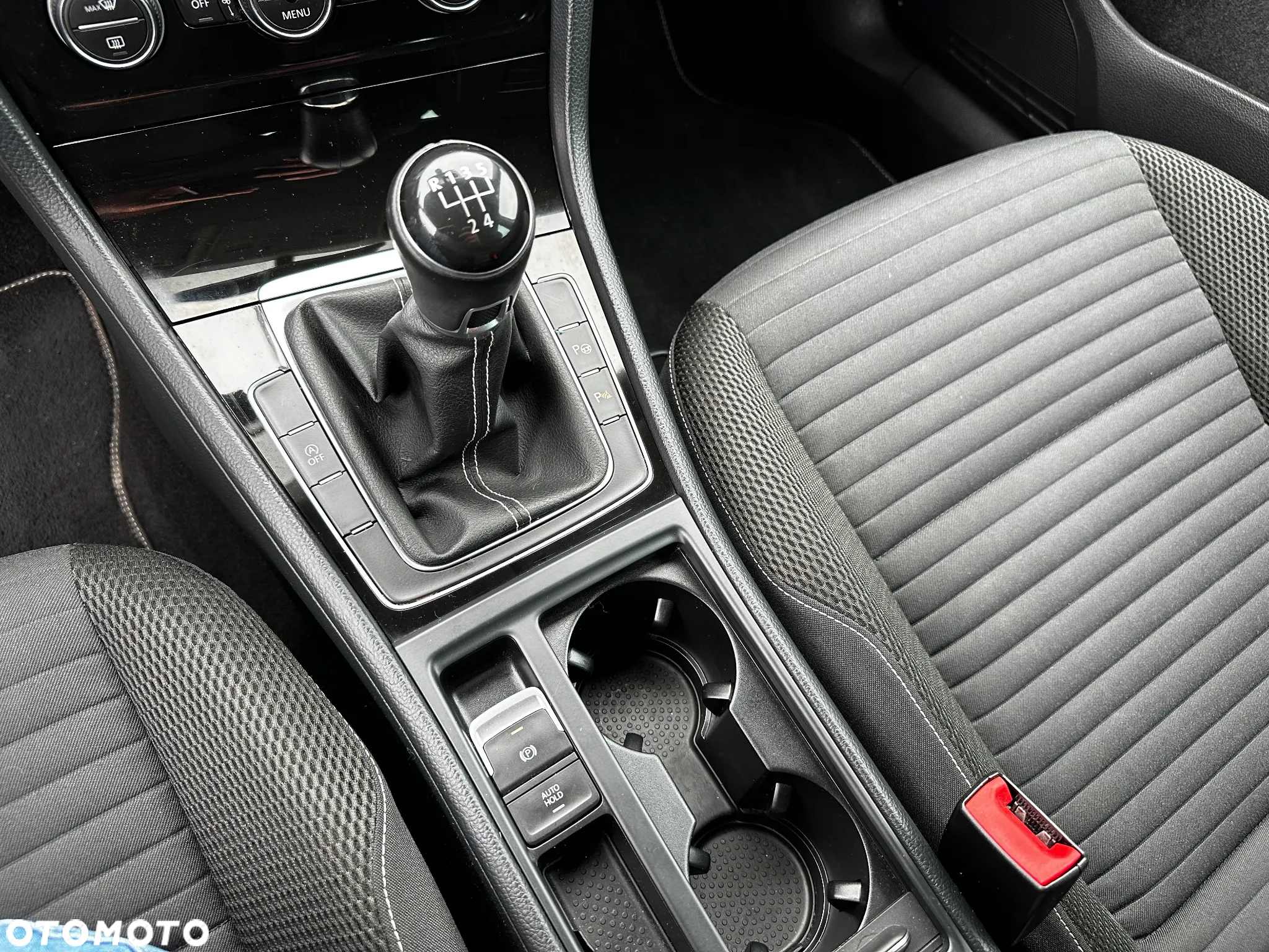 Volkswagen Golf - 16