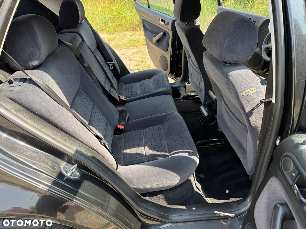 Volkswagen Golf 1.6 - 12
