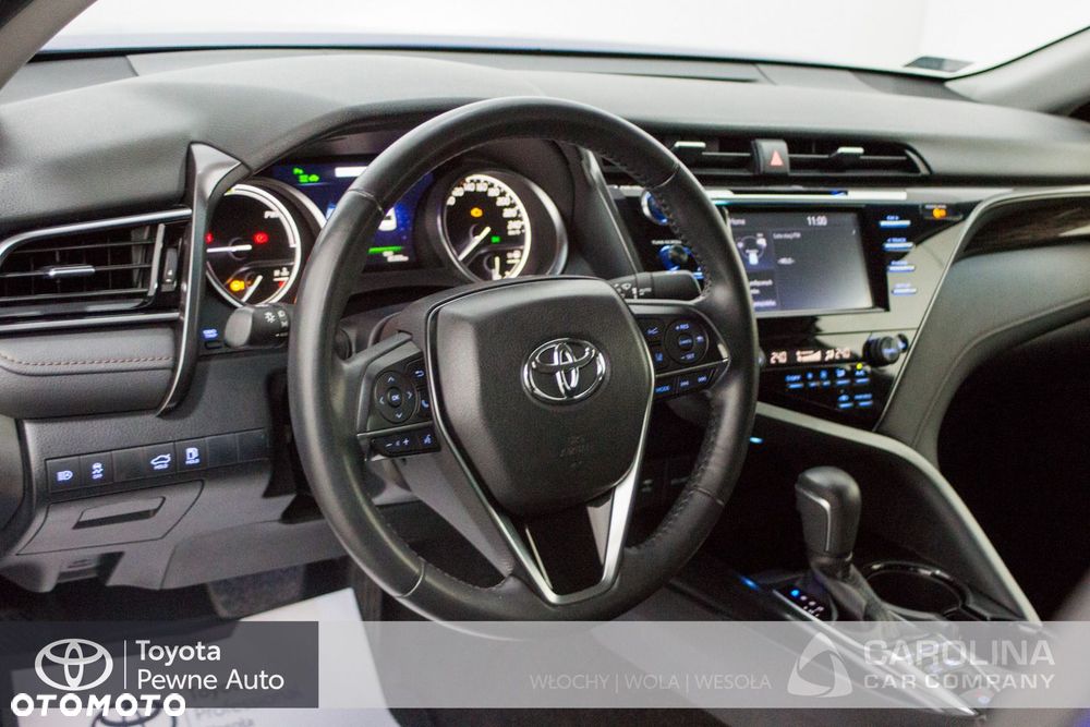 Toyota Camry - 5