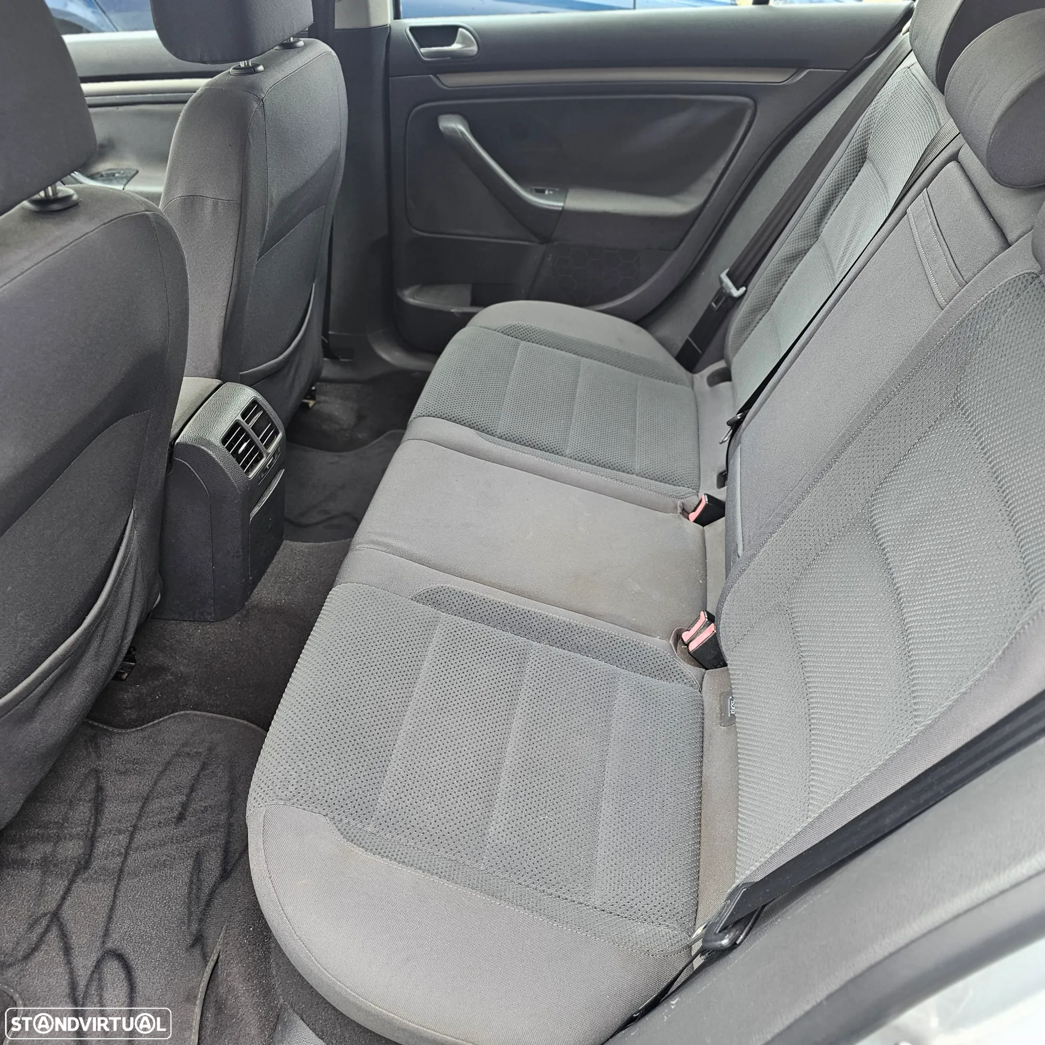 VW Golf 1.9 TDi Confortline DSG - 17