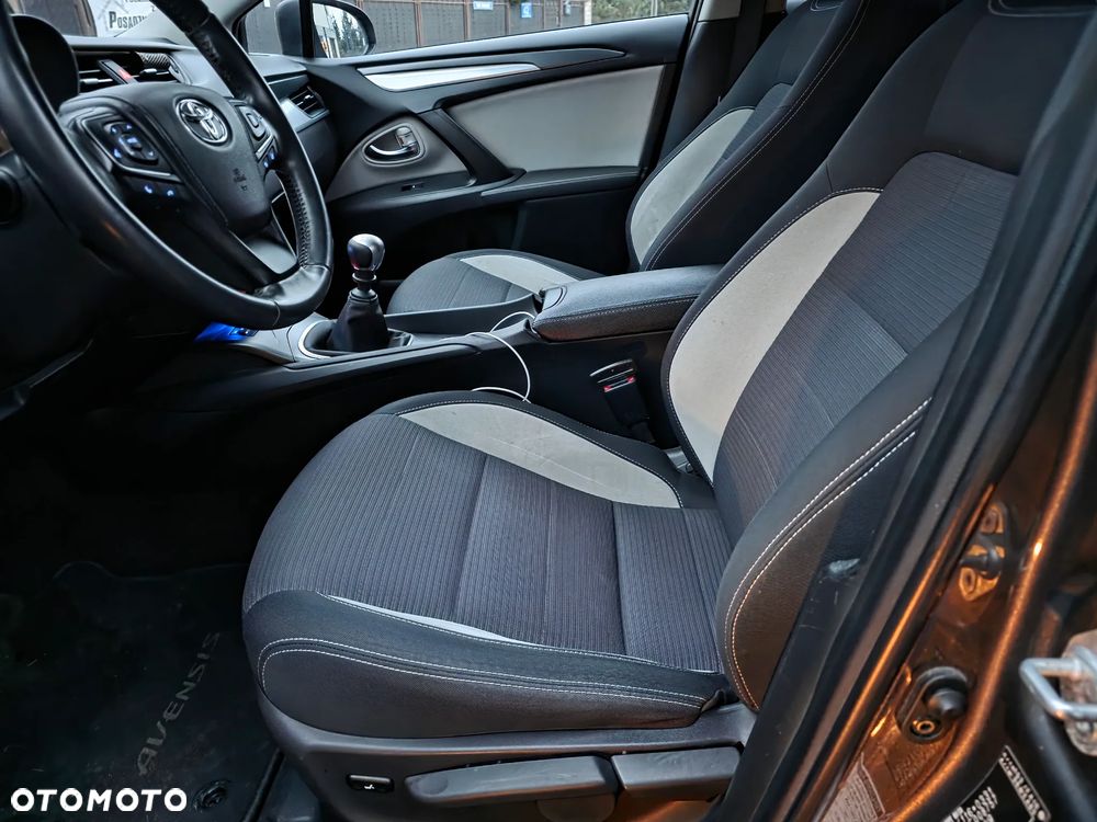 Toyota Avensis 2.0 D-4D Premium - 26