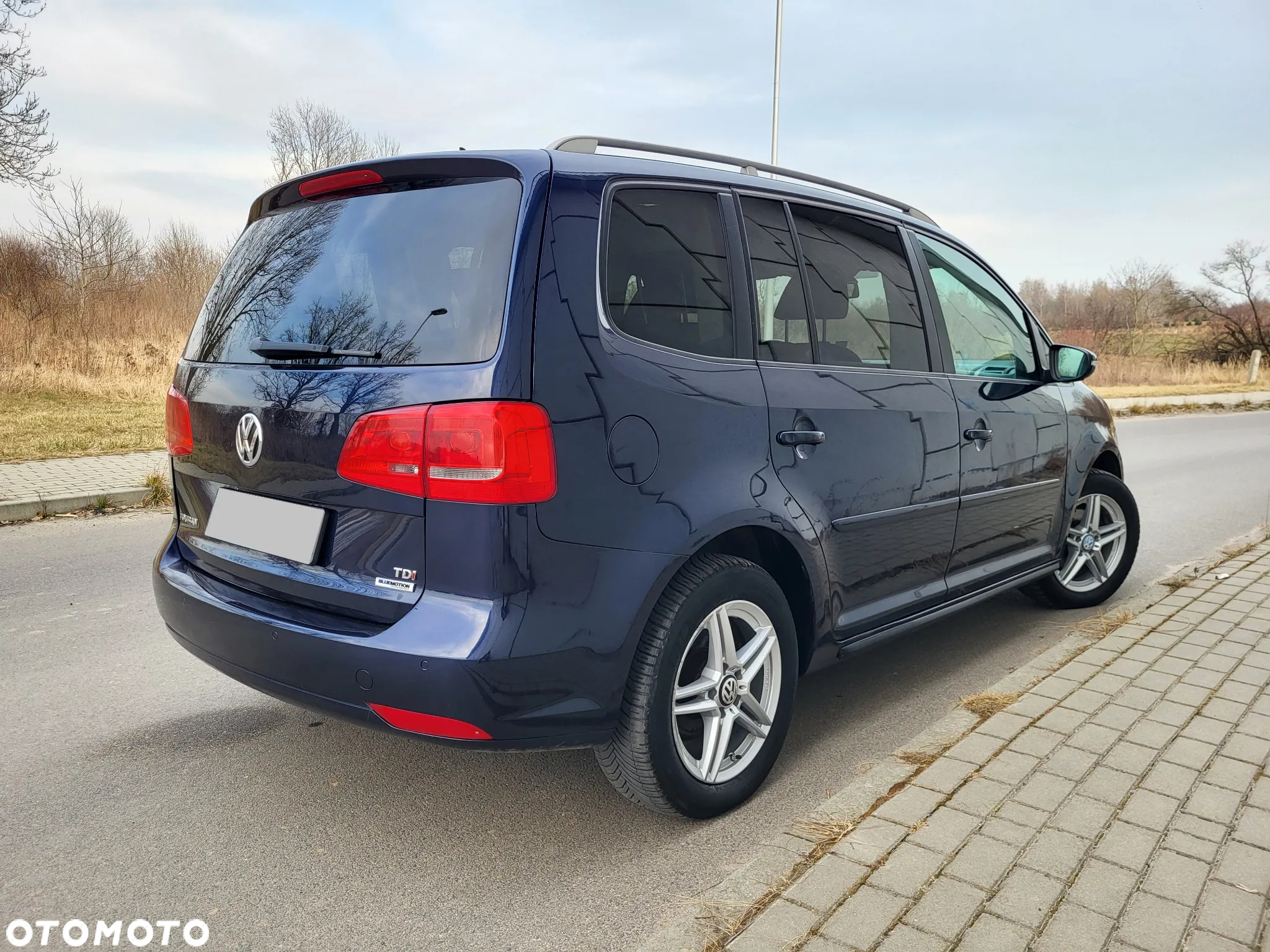 Volkswagen Touran - 4