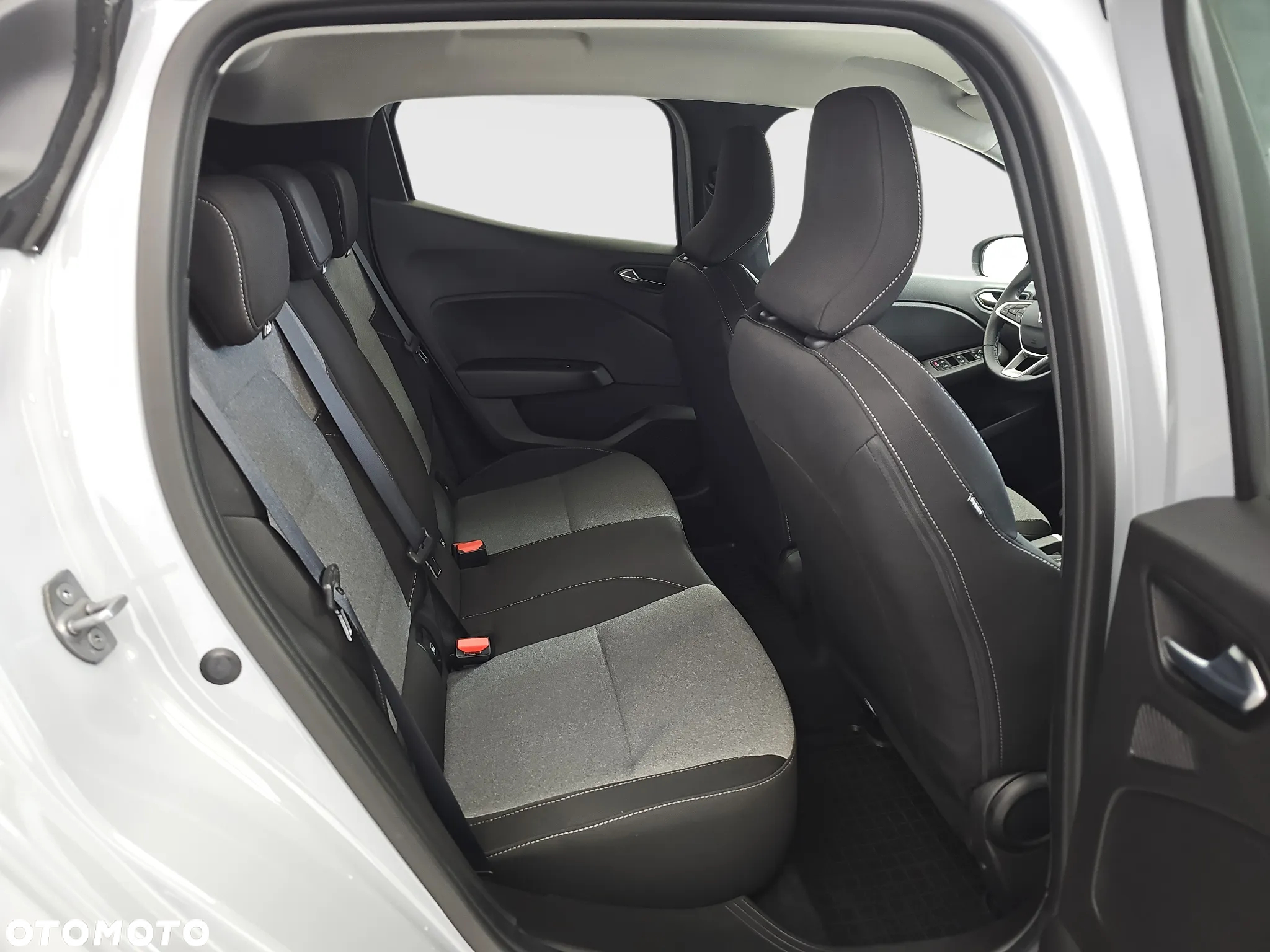 Renault Clio 1.0 TCe Evolution - 26