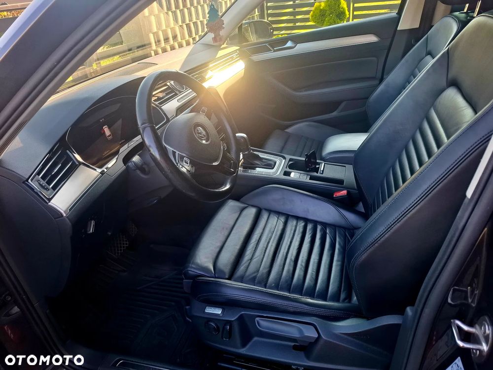 Volkswagen Passat 1.6 TDI SCR DSG Comfortline - 2