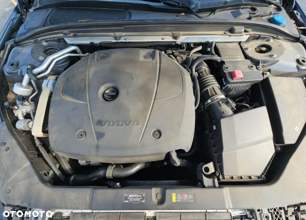 Volvo S60 T6 AWD R-Design - 12