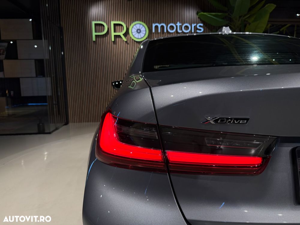 BMW Seria 3 320i xDrive AT - 12