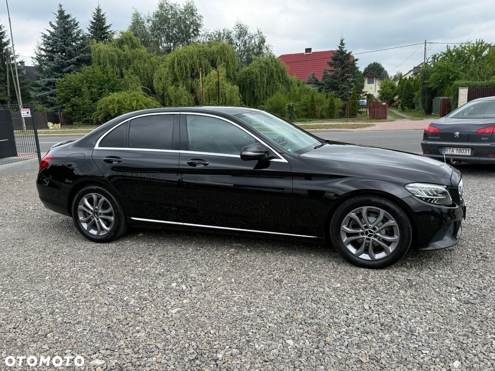 Mercedes-Benz Klasa C 180 - 11