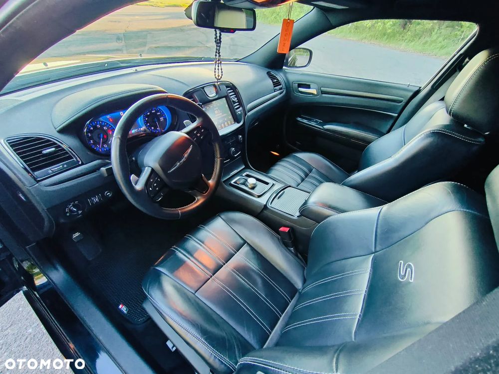 Chrysler 300s - 19