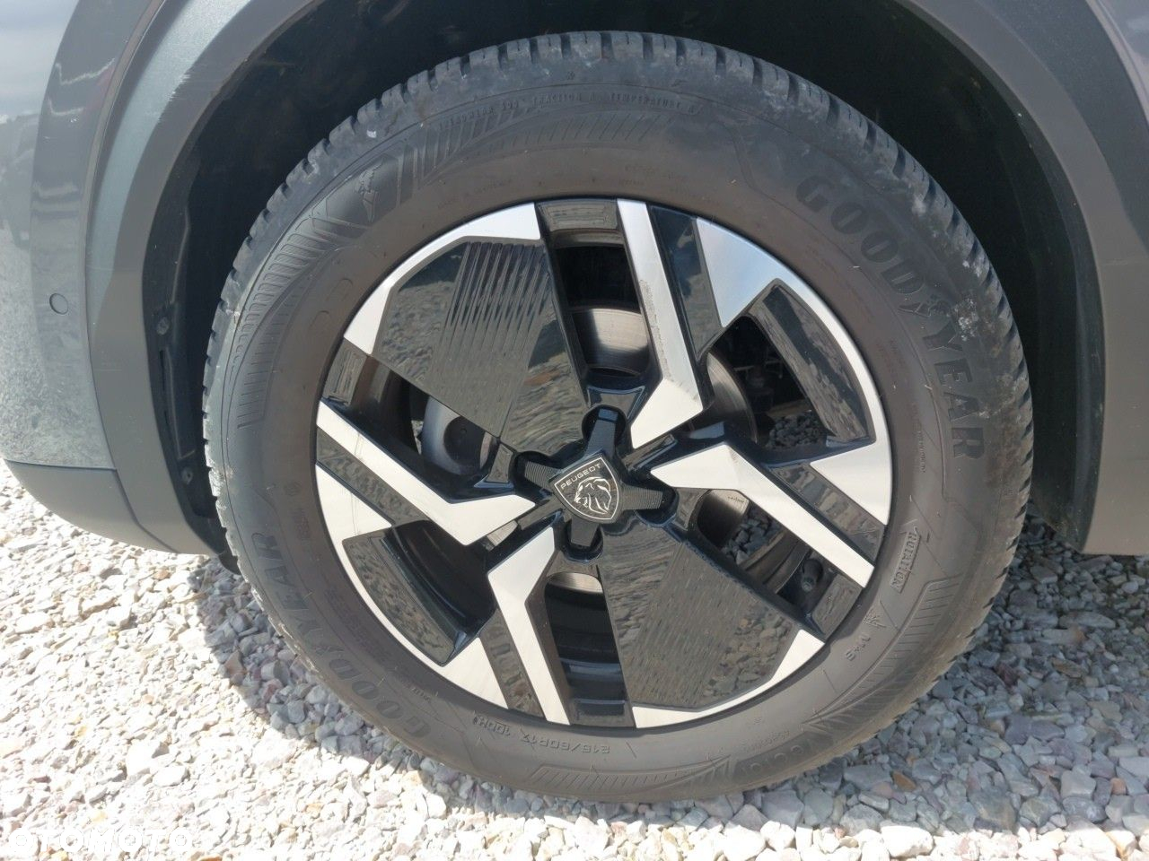 Peugeot 2008 1.2 PureTech Allure S&S EAT8 - 11