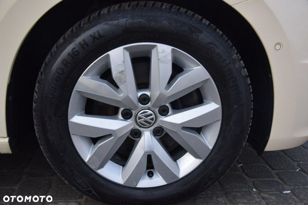 Volkswagen Touran - 28