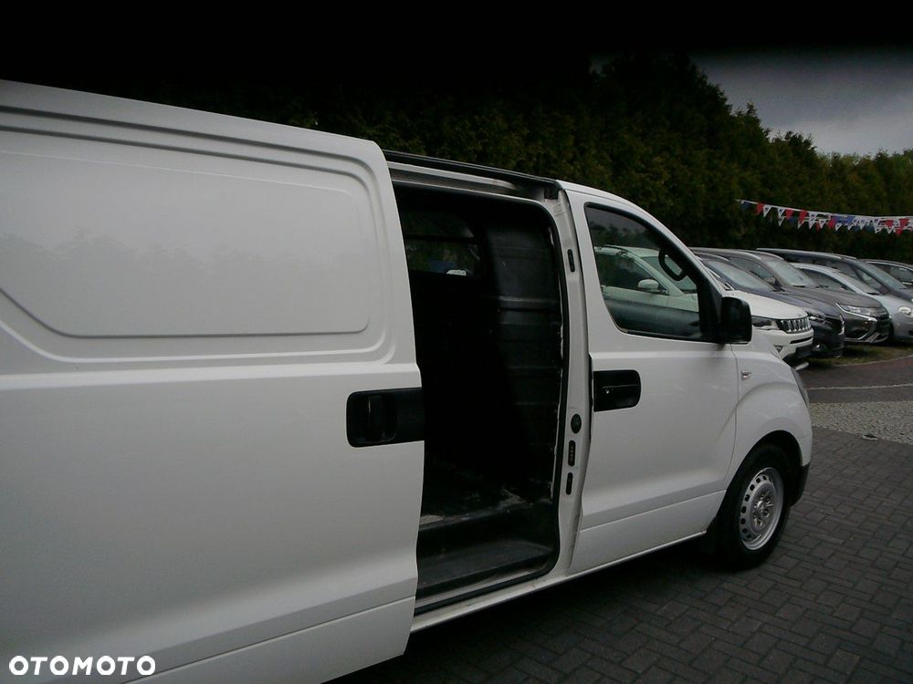 Hyundai H-1 - 13