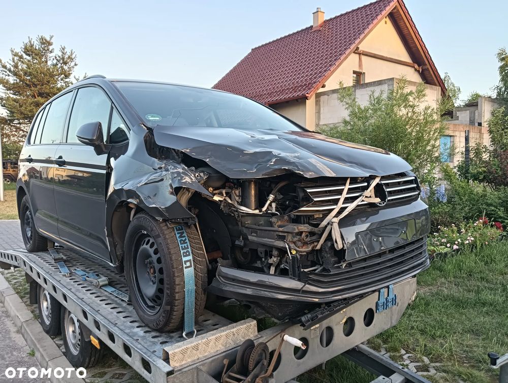 Volkswagen Touran 2.0 TDI SCR Comfortline - 4