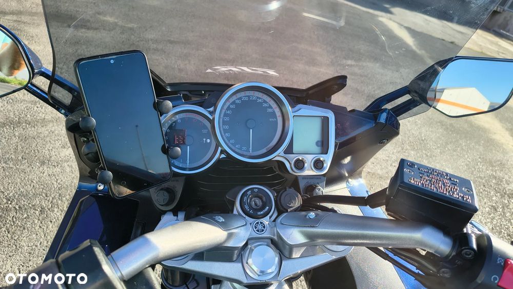 Yamaha FJR - 13