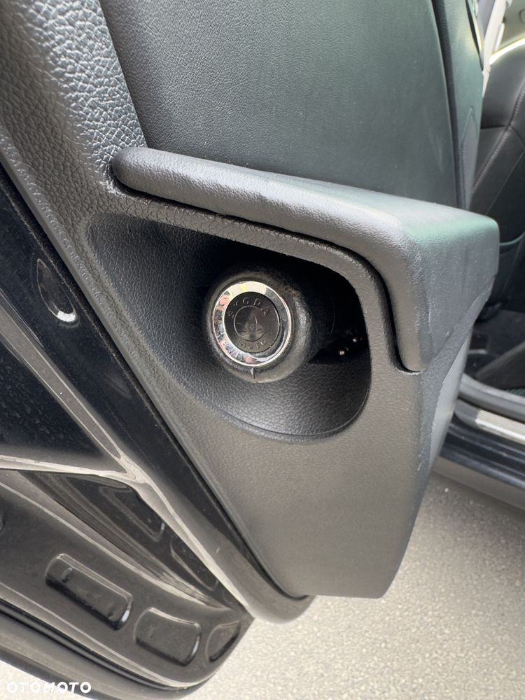 Skoda Superb 2.0 TDI Exclusive - 19