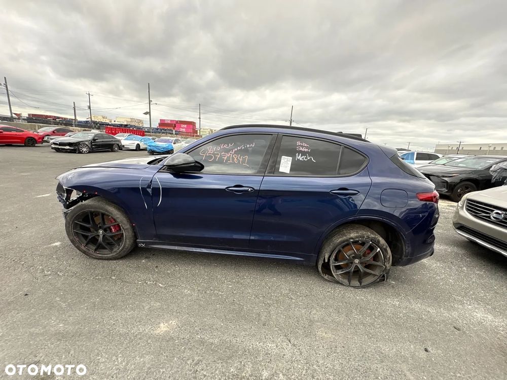 Alfa Romeo Stelvio 2.0 Turbo TI Q4 - 24