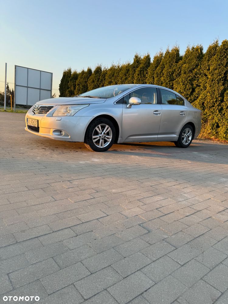 Toyota Avensis 2.0 D-4D Luna - 1