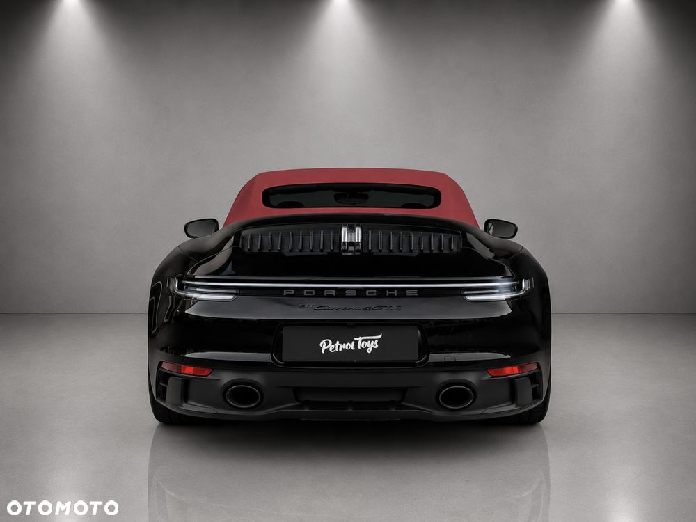 Porsche 911 Carrera 4 GTS - 10