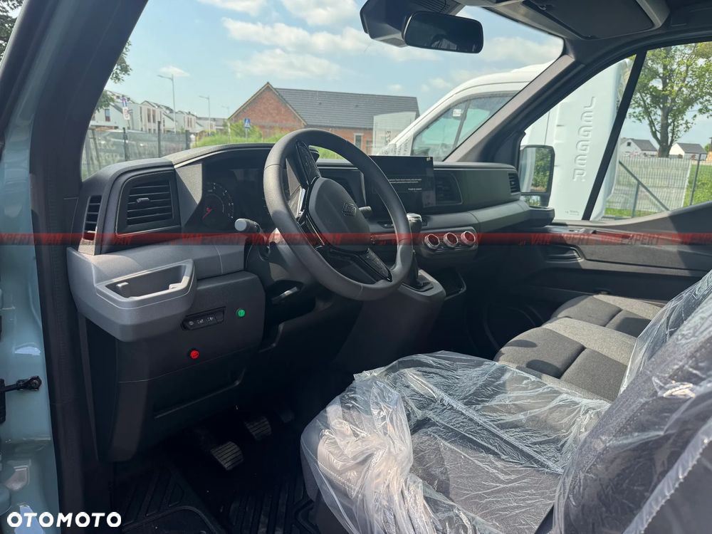 Renault MASTER Nowy Kontener + Winda 750KG - 13
