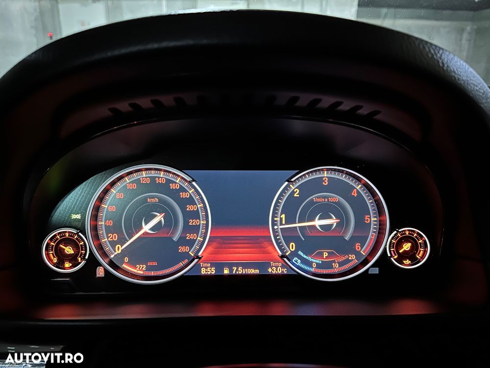 BMW Seria 5 518d Aut. Luxury Line - 26