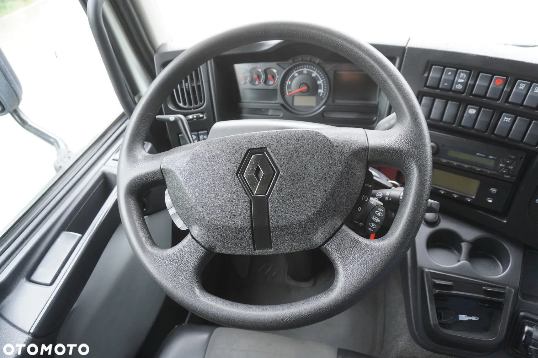 Renault D13 / 140 tys. km!!! / Chłodnia hakowa / Thermoking T800R / 2 sztuki - 22