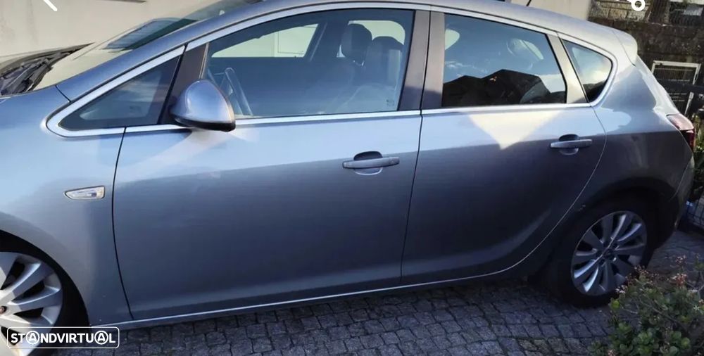 Opel Astra 1.3 CDTI Cosmo Start/Stop - 2