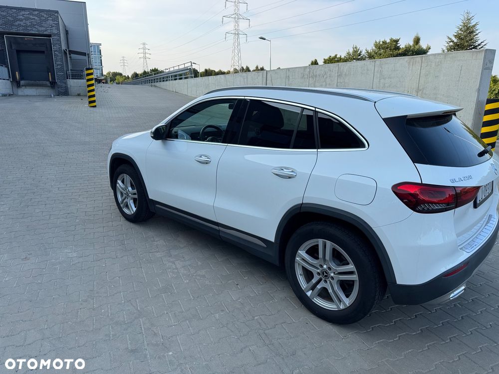 Mercedes-Benz GLA 250 8G-DCT - 7