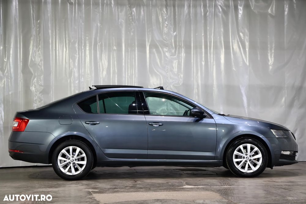 Skoda Octavia 1.6 TDI DSG Ambition - 37