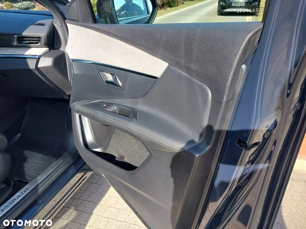 Peugeot 3008 2.0 BlueHDi GT S&S EAT8 - 26