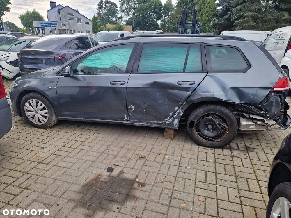 Volkswagen Golf - 4