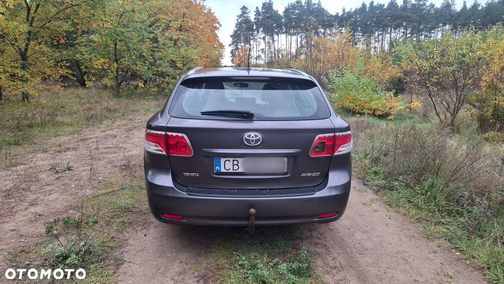 Toyota Avensis - 7