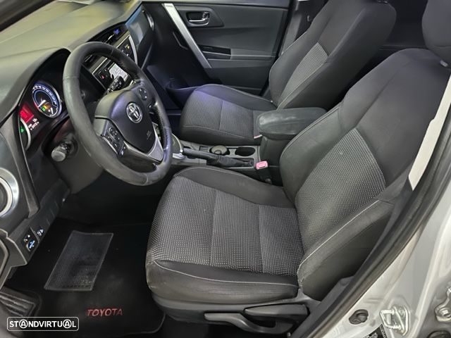 Toyota Auris Touring Sports 1.8 HSD Active - 9