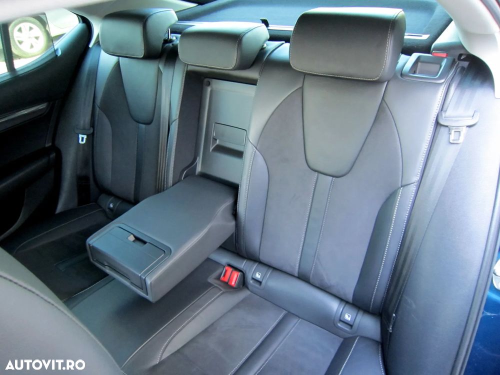 Skoda Octavia 2.0 TDI STYLE DSG - 9