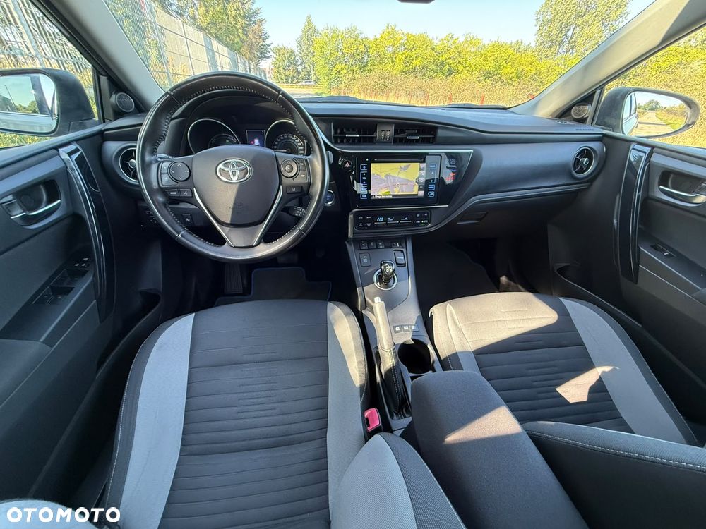 Toyota Auris 1.8 HSD Luna - 17