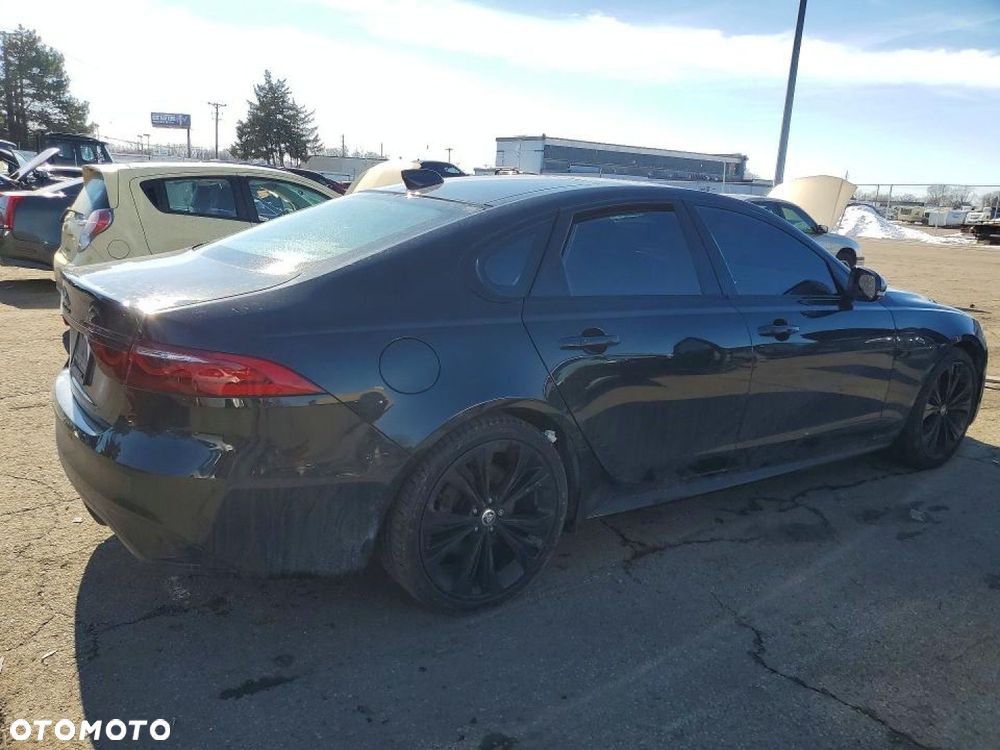 Jaguar XF - 4