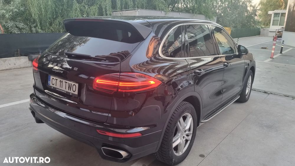 Porsche Cayenne 3.0 L - 5