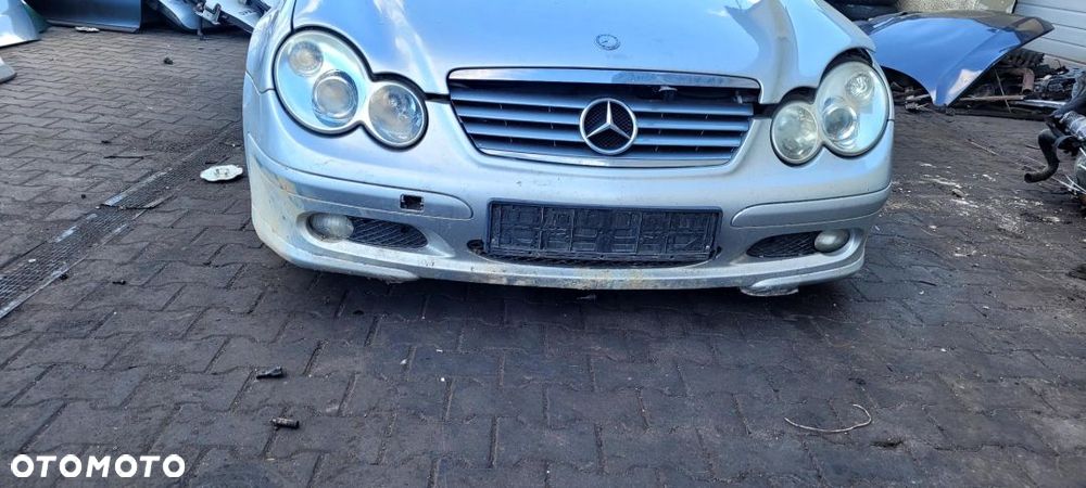 Atrapa Grilla  Mercedes c W203 coupe  2002 2,2 CDI - 2