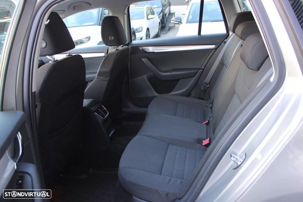 Skoda Octavia Break 1.6 TDi Active - 6