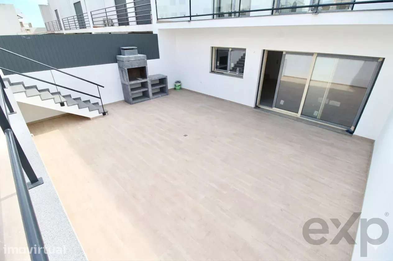 Vivenda Luxuosa V3 + 1 com Piscina de água salgada - Grande imagem: 3/15