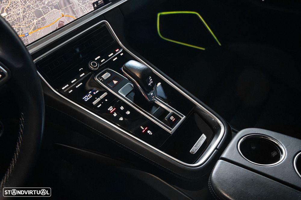 Porsche Panamera Sport Turismo - 24