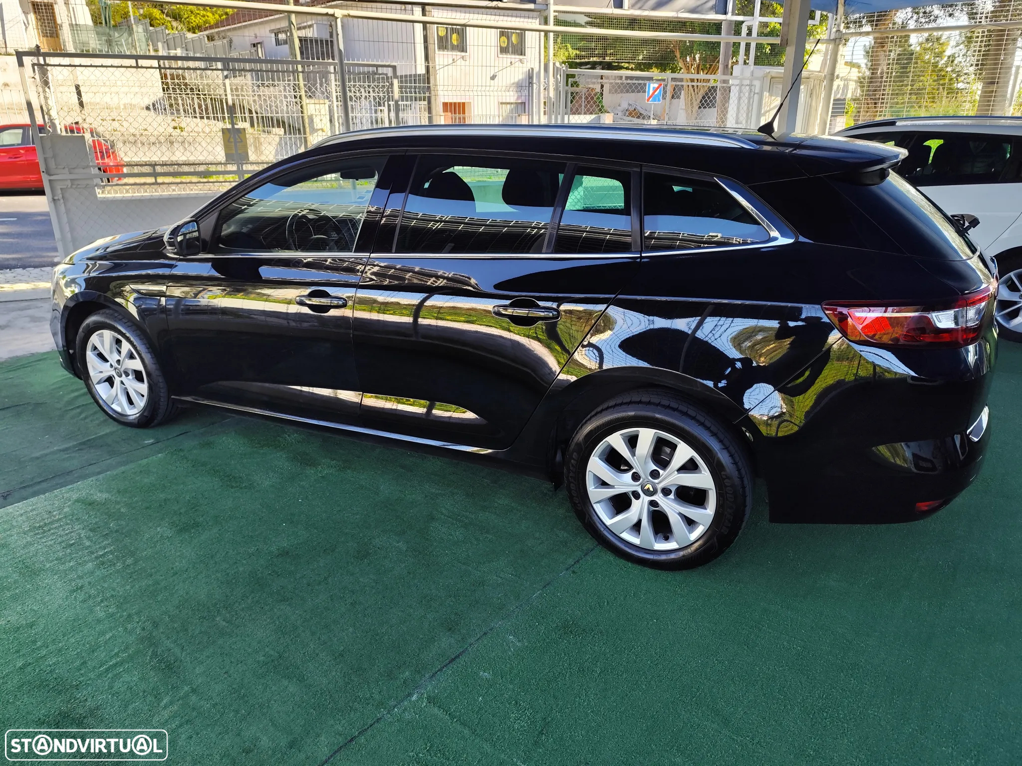 Renault Mégane Sport Tourer 1.5 Blue dCi Limited - 4