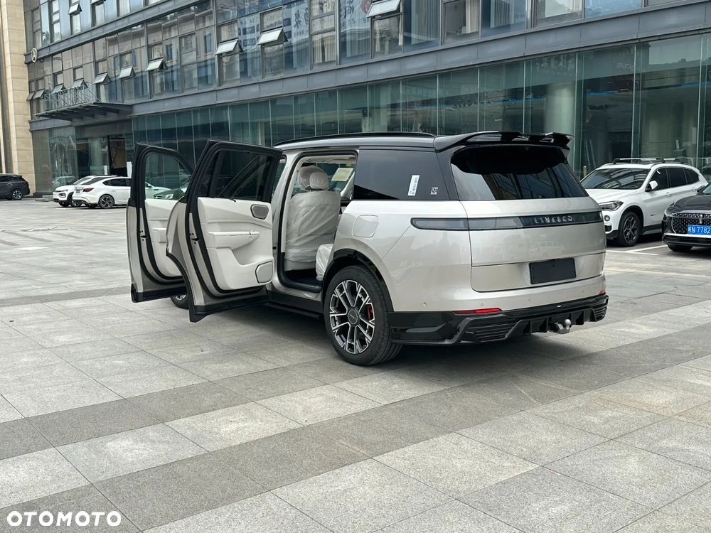 Lynk & Co 900 - 29