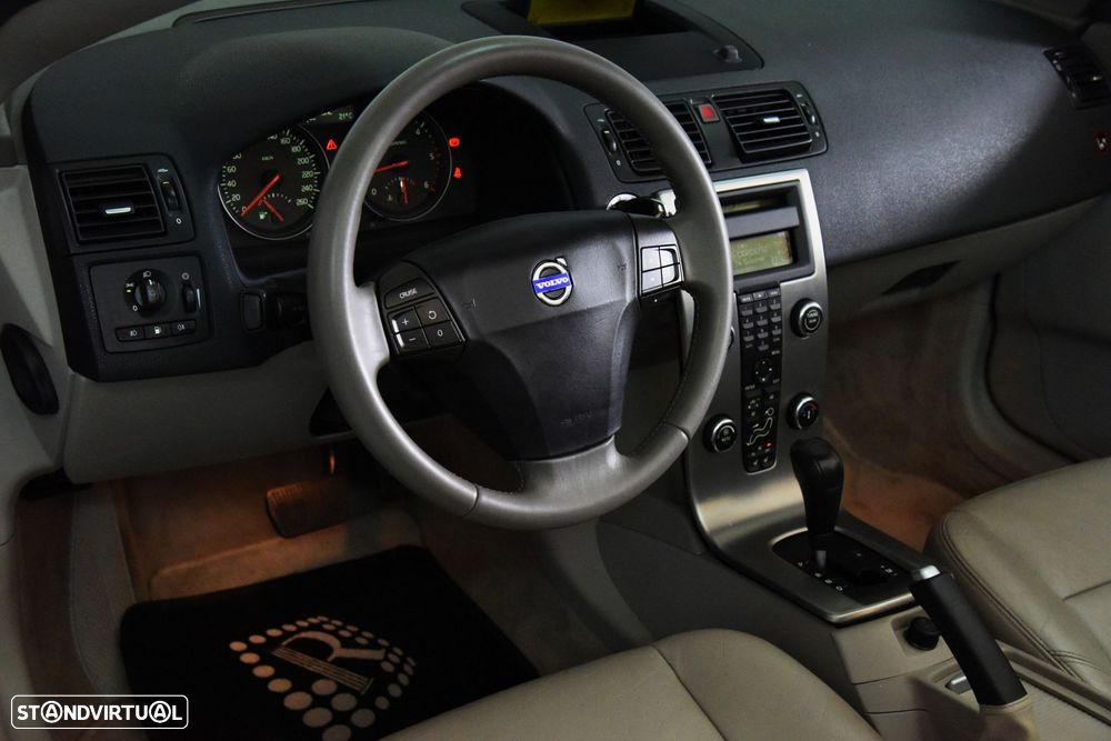 Volvo C70 2.4 D5 Momentum Geartronic - 20