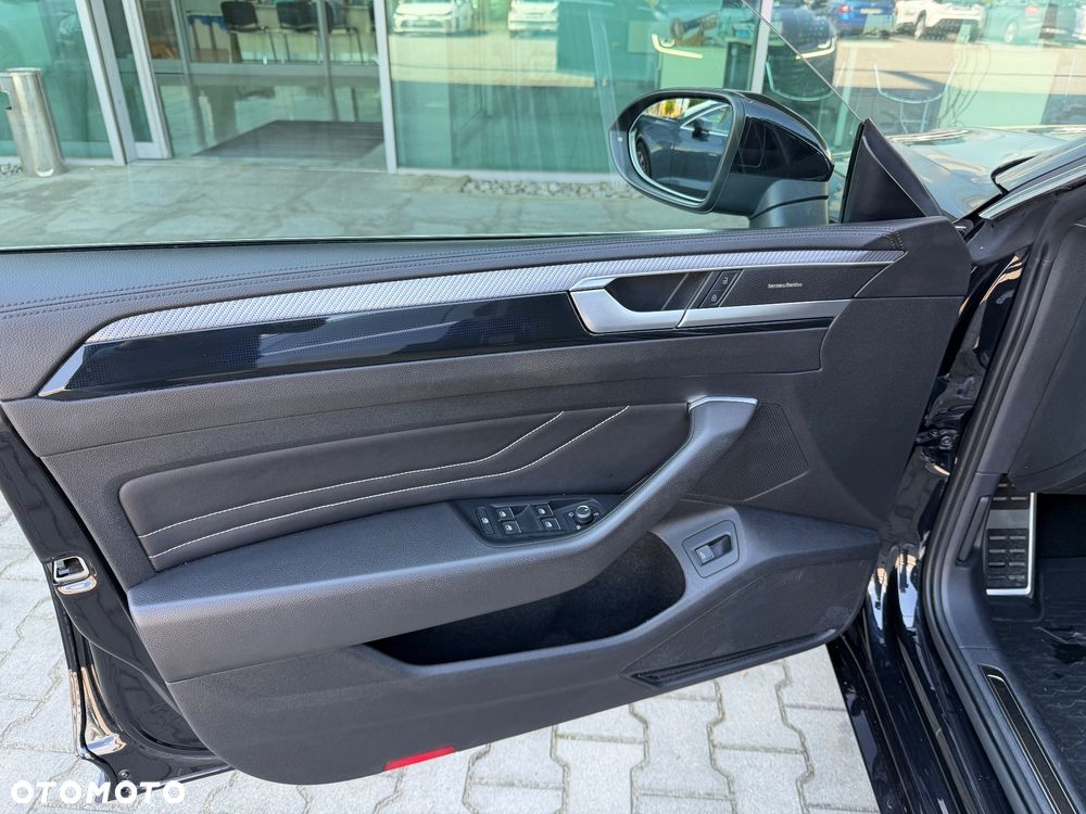 Volkswagen Arteon 2.0 TDI SCR 4Motion DSG R-Line - 17