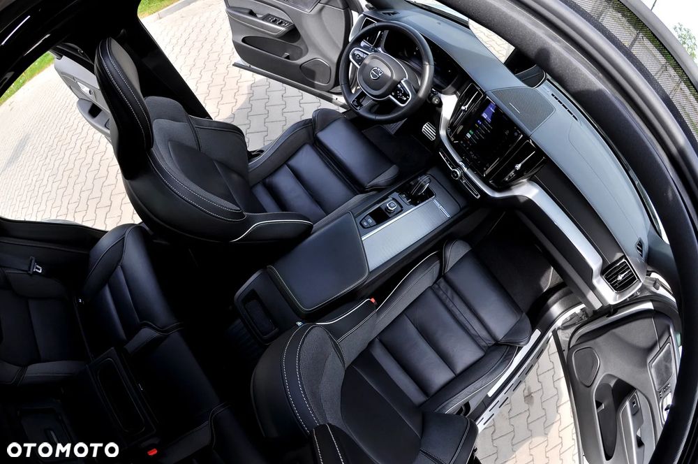 Volvo XC 60 T6 AWD Recharge Geartronic RDesign - 23