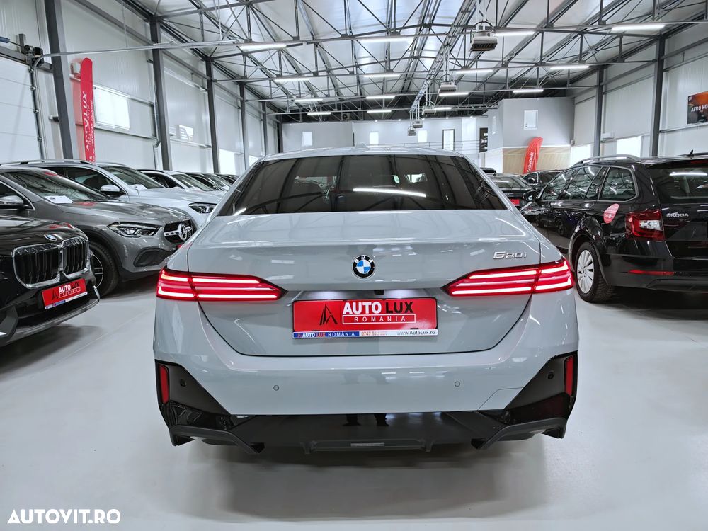 BMW Seria 5 520i AT MHEV - 35