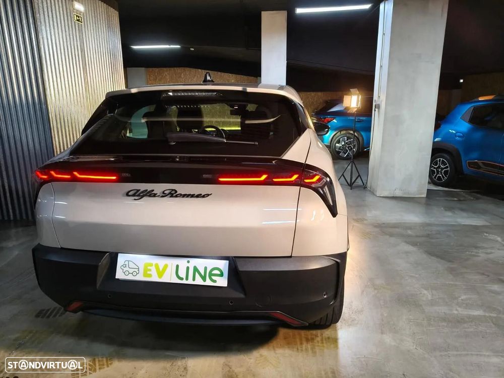 Alfa Romeo Junior Elletrica 50 kWh - 13