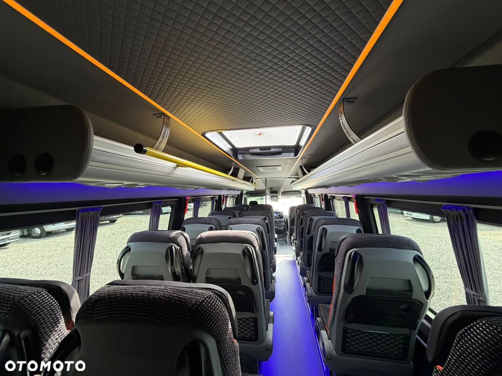 Mercedes-Benz Sprinter 519 - 25
