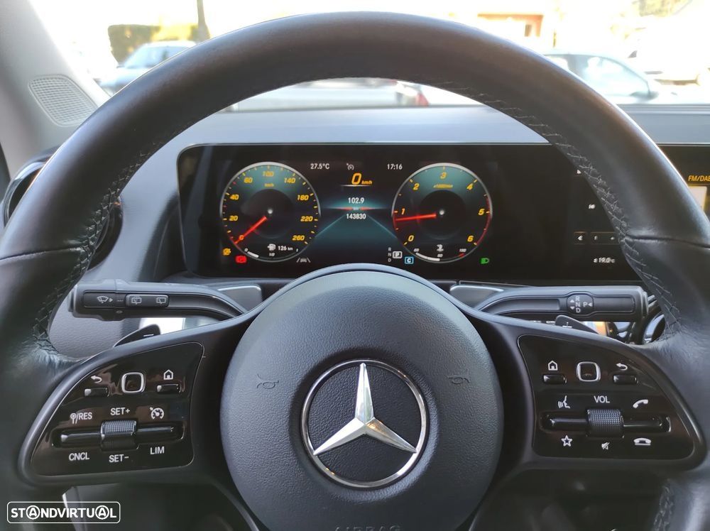 Mercedes-Benz GLB 200 - 25
