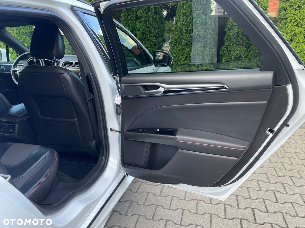 Ford Mondeo - 25